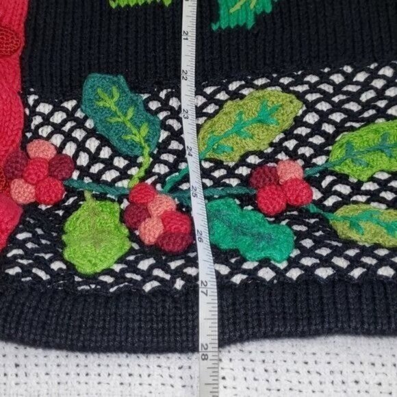 Storybook Knits Vintage Embroidered Hand Knitted Holiday Holly Sz. M Cardigan - Picture 7 of 7